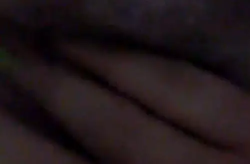 Negra gostosa tocando a bucetinha